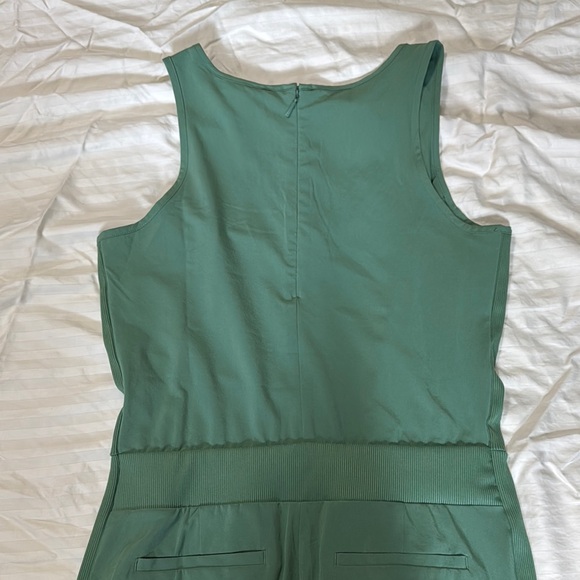 NWOT: Athleta Brooklyn Casual Green Sleeveless Jumpsuit with Relaxed Fit - Picture 4 of 5